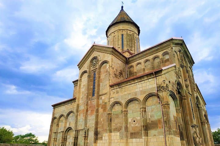 Jeep Tour to Dzama Gorge: Bateti Lake, Kintsvisi & Rock Churches from Tbilisi photo 3