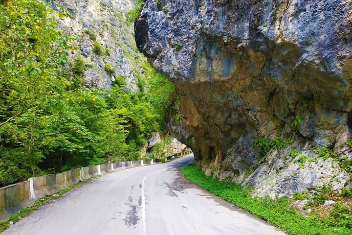 Lechkhumi in 3 Days: Private Tour to Tskaltubo, Khvamli & Lailashi
