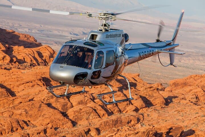 Valley of Fire Helicopter Tour and Champagne Landing from Las Vegas photo 3