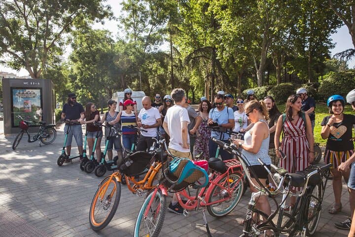 Effortless E-Bike Tour of Madrid's Retiro Park & Art Triangle photo 6