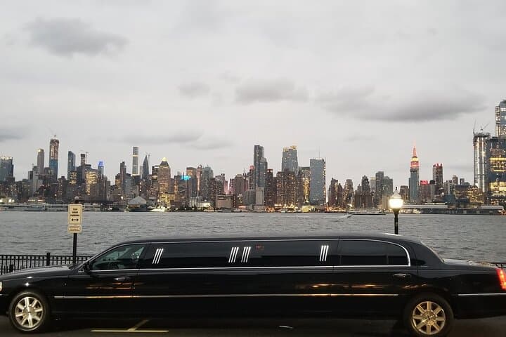 Newark EWR Stretch Limo Transfer to New York City photo 5