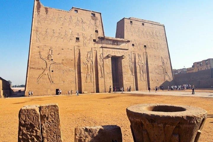 3-Day Nile Cruise from Cairo to Abu Simbel with Luxor Hot Air Balloon photo 3