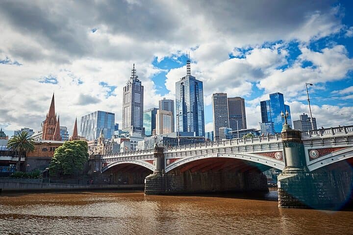 Melbourne Yarra River Highlights Cruise: Skyline, Botanic Gardens & Docklands