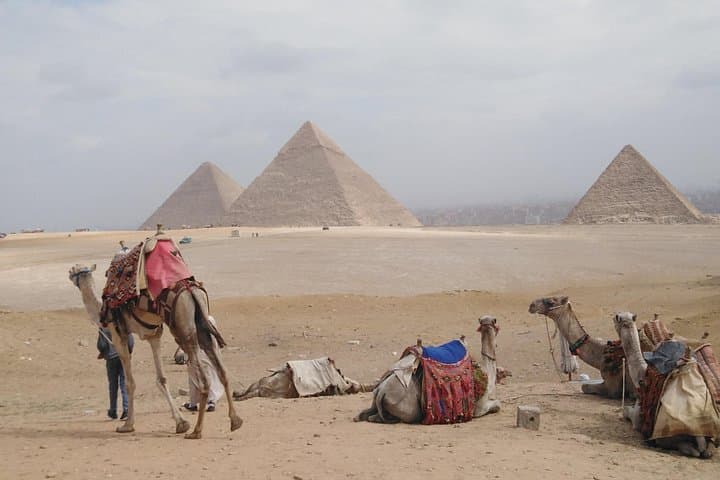 Hurghada to Cairo Private Day Trip: Pyramids, Egyptian Museum & Felucca photo 2