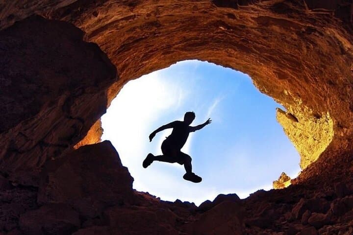 Explore Ain Heet: Riyadh’s Underground Lake Cave Tour