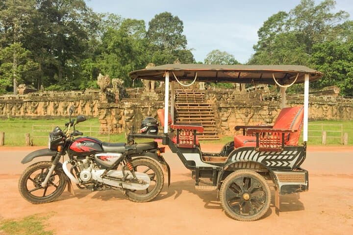 Private Angkor Wat Tour: Full-Day Angkor Park Highlights with Local Guide photo 3