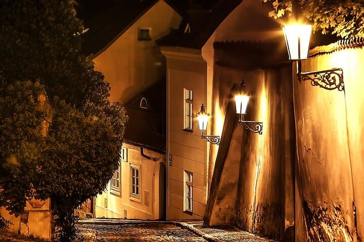 Private Prague Photoshoot: Castle, Charles Bridge & Old Town Portrait Session photo 3