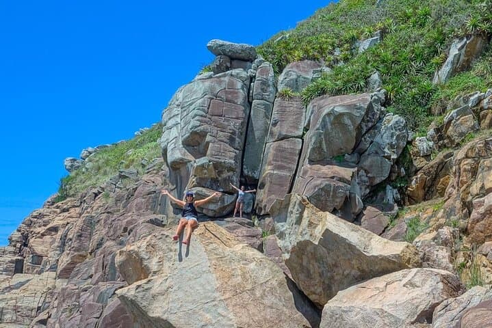 Sphinx Trail: Praia da Silveira Natural Pools & Sambaqui Rock Inscriptions