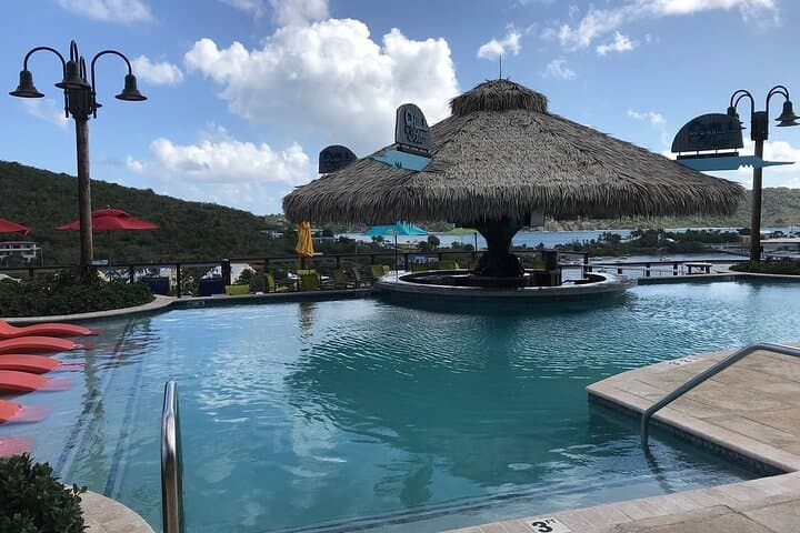 Private St. Thomas Airport Transfer to Wyndham Margaritaville photo 5
