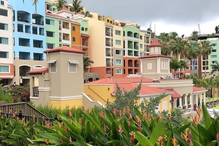 Private Airport Transfer in St. Thomas: Cyril E. King to Marriott Frenchman's Cove photo 2