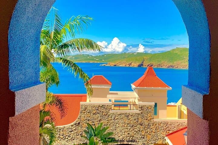 Private Airport Transfer in St. Thomas: Cyril E. King to Marriott Frenchman's Cove photo 5