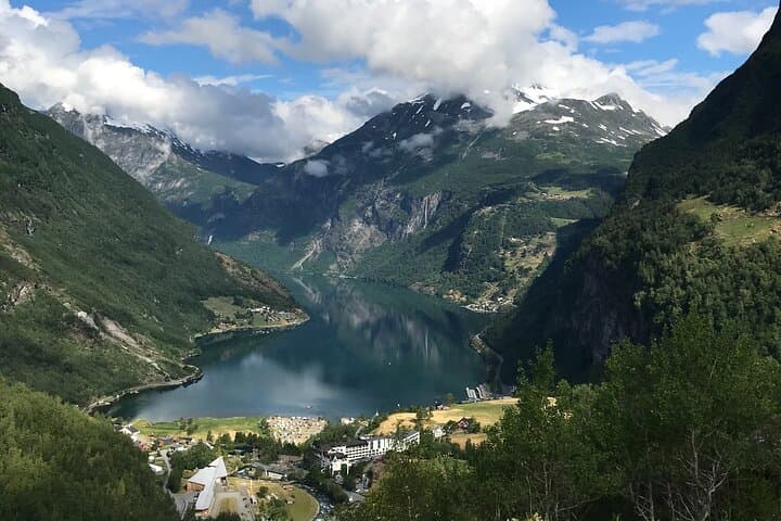 Geiranger Highlights: Flydalsjuvet & Eagle Bend Photo Tour photo 4