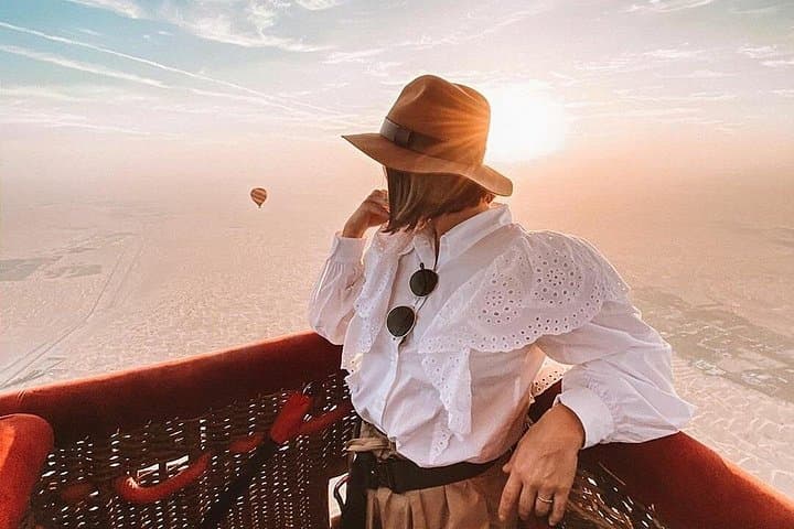 Sunrise Over the Dubai Desert: Hot Air Balloon Flight and Falcon Experience photo 2