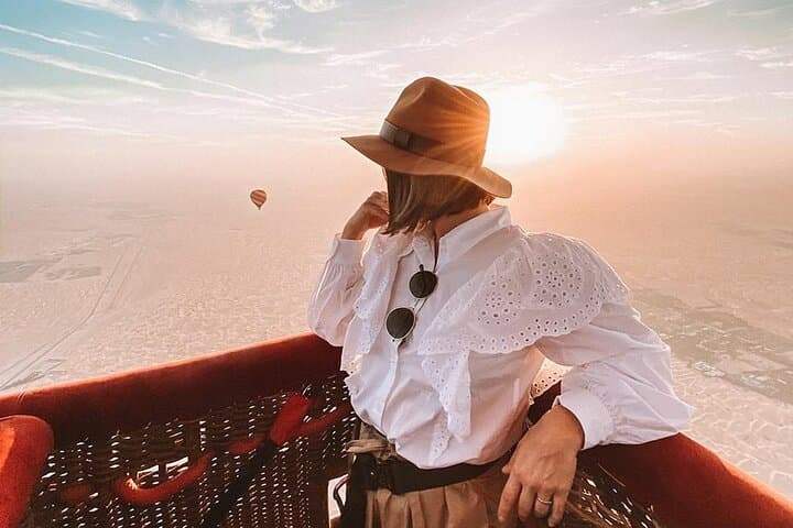 Sunrise Hot Air Balloon Over Dubai Desert with Falcon Show & Breakfast photo 5