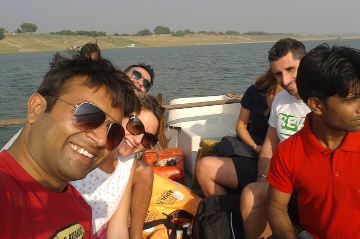 Chambal Safari and Bateshwar Temples: Same-Day Wildlife Cruise from Agra photo 3