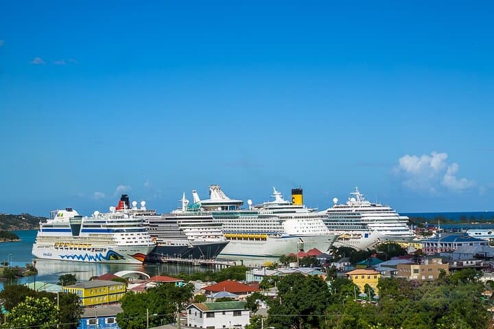 Antigua Round Island Tour: Nelson’s Dockyard, Devil’s Bridge & Shirley Heights photo 5