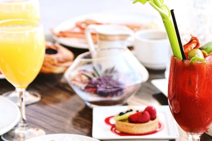 Winter Haven Guided Brunch Tour — Downtown Food, History & Lakeside Walk