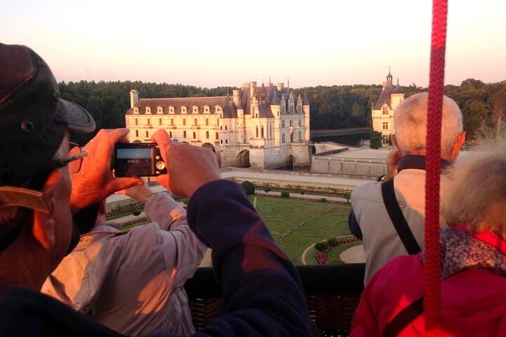 Sunrise Over Chenonceau: Loire Valley Hot-Air Balloon Ride photo 6