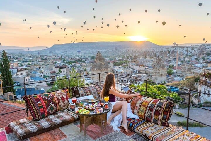 3-Day Cappadocia Tour from Istanbul — Flights, Cave Hotels & Balloon Options