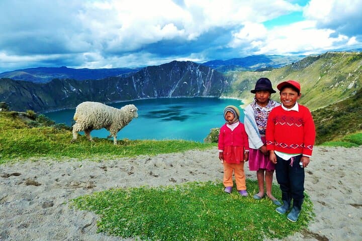 Quilotoa Enchanted Crater: Hike the Turquoise Laguna from Quito photo 4