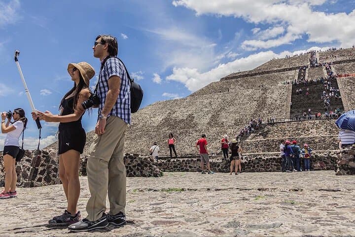 Basilica of Guadalupe & Teotihuacán Private Tour from Mexico City
