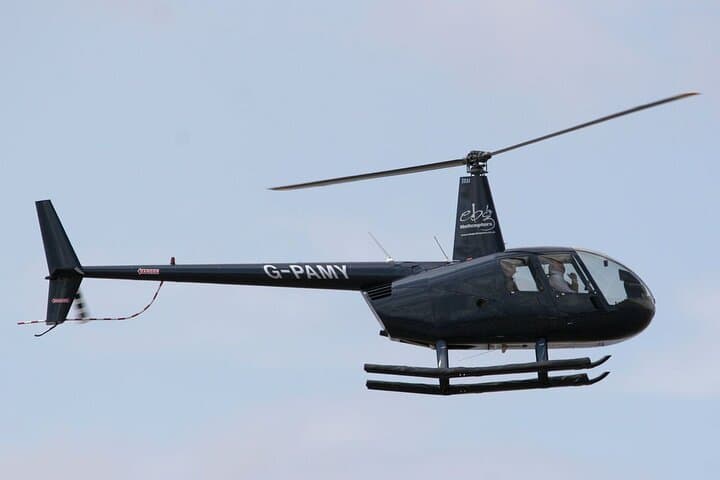 25-Minute Helicopter Discovery Lesson at Redhill Aerodrome photo 5