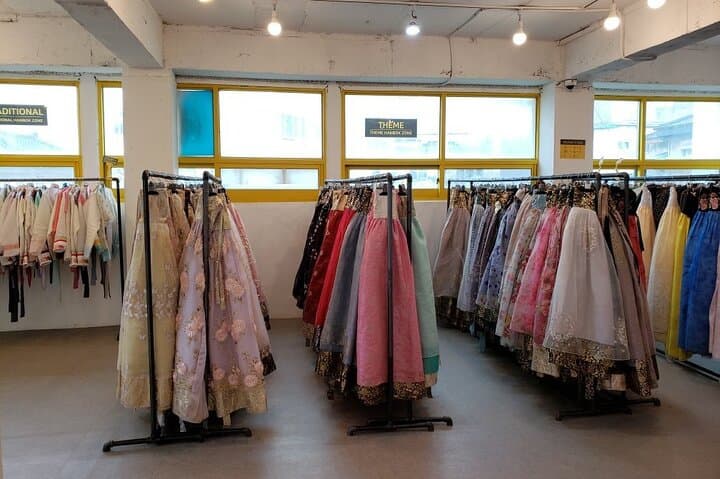 Wear History: Hanbok Rental at Gyeongbokgung Palace — A Practical Guide photo 2