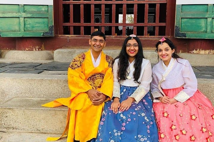 Wear History: Hanbok Rental at Gyeongbokgung Palace — A Practical Guide photo 4