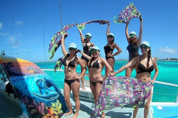 Private Sunset Catamaran Cruise in Aruba with Open Bar photo 3