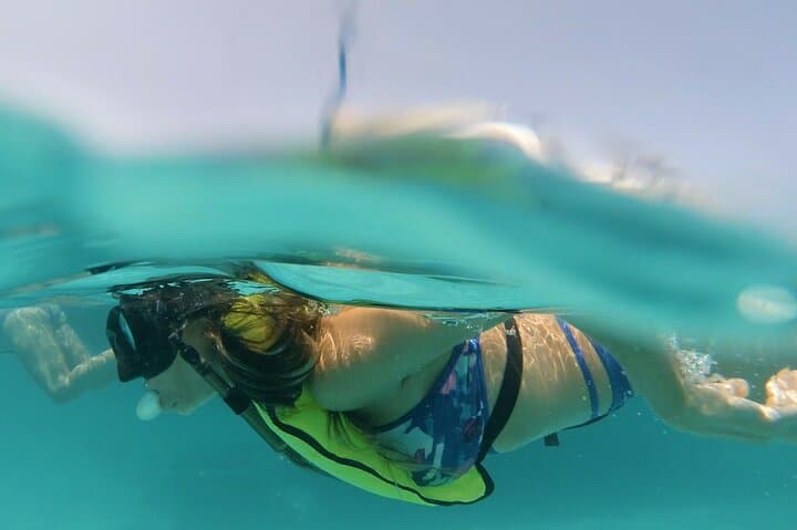 Private Aruba Boat Cruise & Snorkel to the Antilla Wreck and Malmok Reef photo 2