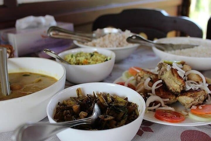 Drift Through Alleppey’s Backwaters: Private Houseboat Cruise with Lunch from Cochin photo 4