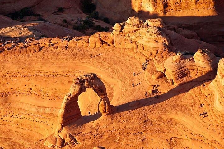 Soaring Over Arches National Park: A 30-Minute Airplane Tour of Utah’s Red Rock Wonders