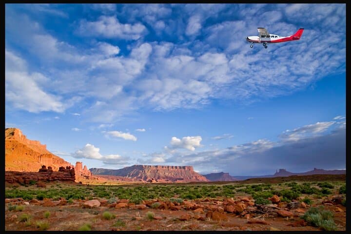 Soaring Over Arches National Park: A 30-Minute Airplane Tour of Utah’s Red Rock Wonders photo 2