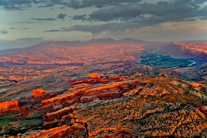 Soaring Over Arches National Park: A 30-Minute Airplane Tour of Utah’s Red Rock Wonders photo 4