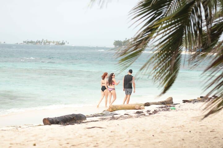 San Blas Day Trip from Panama City: Islands, Starfish Bank & Guna Culture photo 3