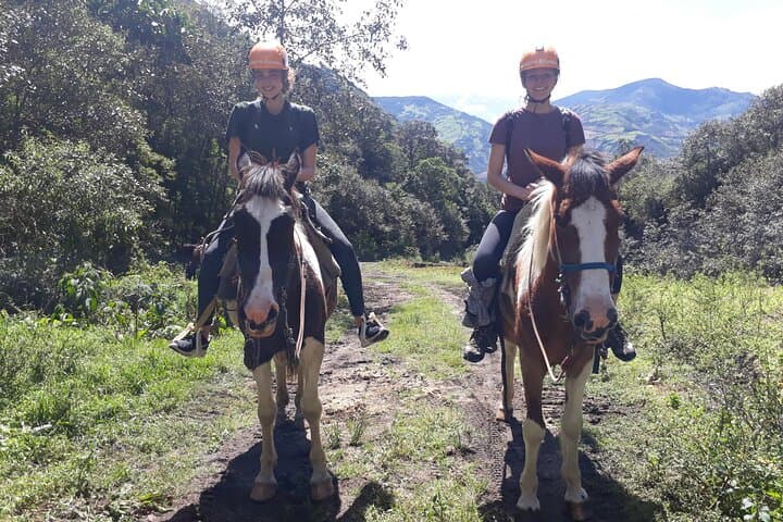 Horseback Ride to Nahuazo: 2-Hour Tungurahua Views from Baños photo 1