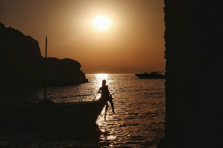Private Sunset Boat Tour of Capri with Aperitif and Snorkeling photo 4
