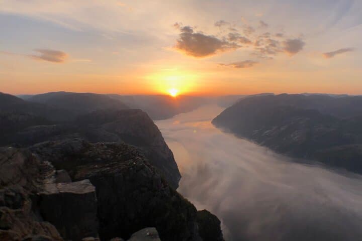 Sunrise Hike to Pulpit Rock Preikestolen: Guided Tour from Stavanger