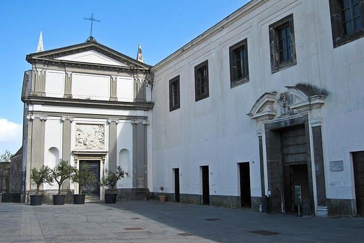 Vertical Naples Walking Tour: Vomero Hill to Historic Centre Urban Trekking photo 3