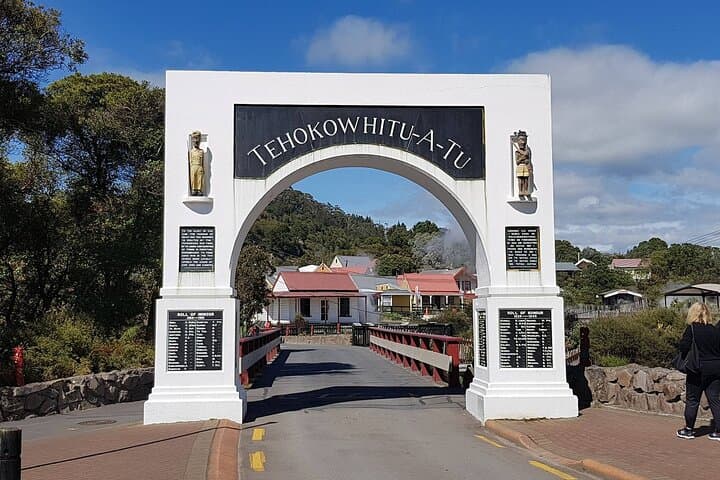Whakarewarewa Geothermal Māori Village Tour — Pohutu Geyser, Hangi & Cultural Performance photo 3
