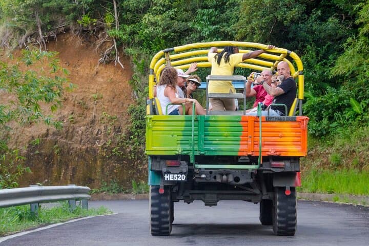 Half-Day Jeep Safari in Dominica: Ti Tou Gorge & Sulphur Springs photo 3