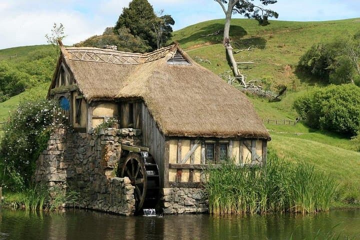 Hobbiton Movie Set Shore Excursion from Tauranga — 6-Hour Guided Tour & Green Dragon Ale photo 4