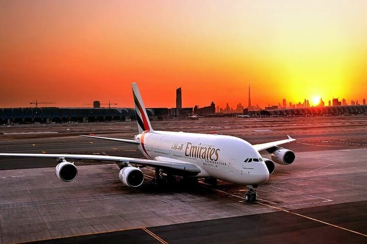 Maximize a 4-Hour Dubai Layover: Private Transfer & Highlights Tour