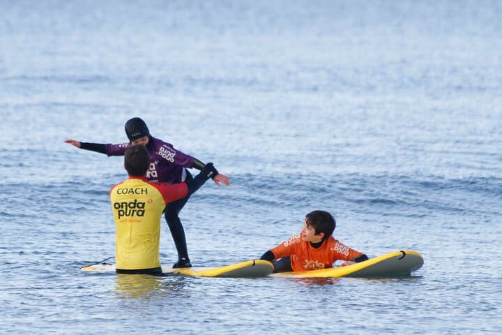 Praia de Matosinhos Surf Lesson — 90-Minute Class with Certified Instructors photo 5