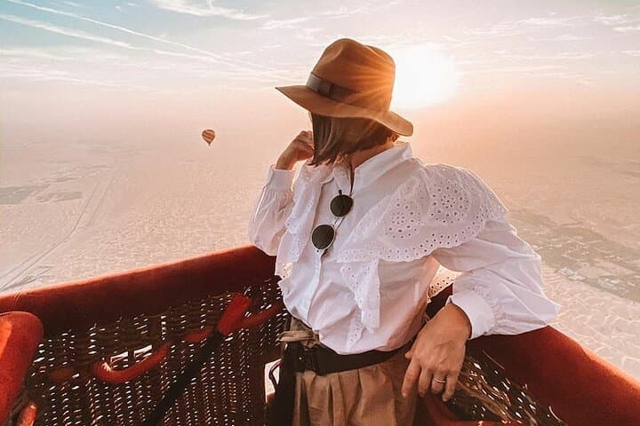 Sunrise Hot Air Balloon Over Dubai Desert: 60-Min Flight & Oasis Views photo 4
