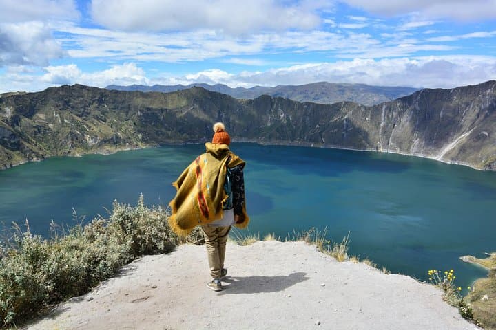 Quilotoa Lagoon Full-Day Tour from Baños: Crater Lake, Tigua Art & Yambo