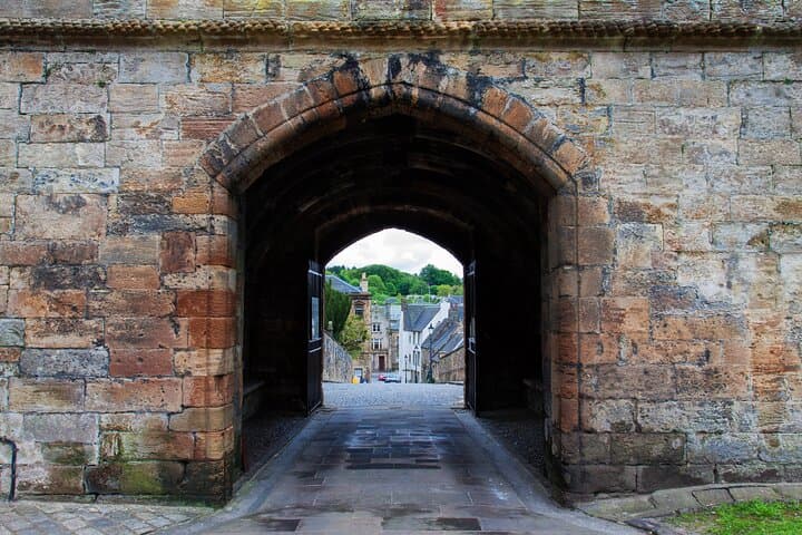 Private Mary Queen of Scots Tour from Linlithgow to Edinburgh photo 5