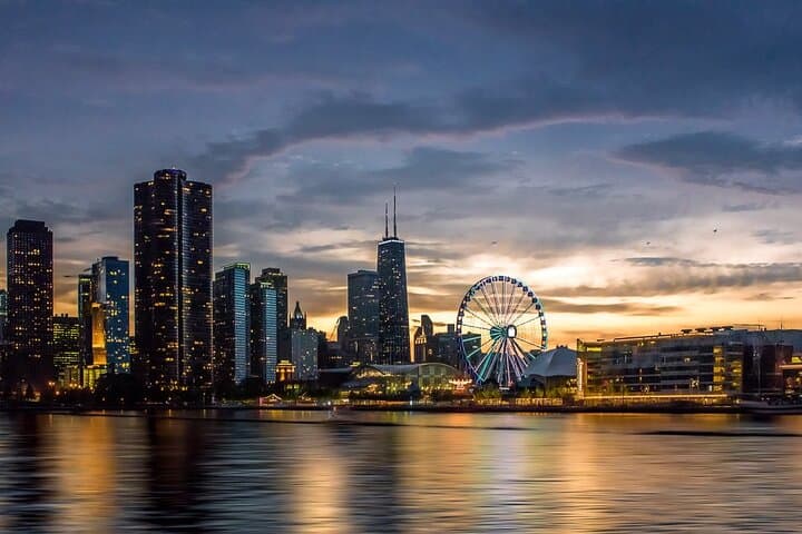 Lake Michigan Sunset Cruise in Chicago: A Waterfront Adventure at Twilight photo 2