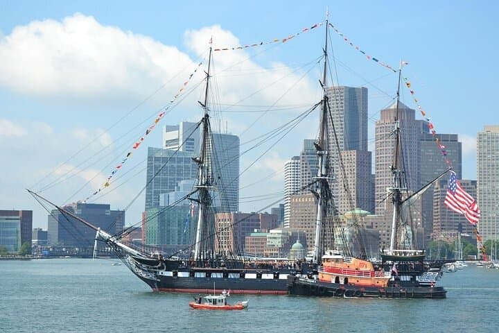 Boston Harbor Historic Sightseeing Cruise — 60-Min Narrated Harbor Tour photo 4