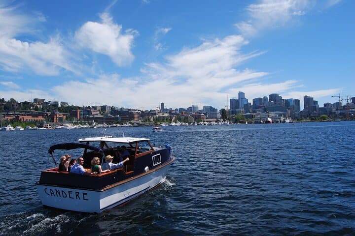 Private One-Hour Seattle Sightseeing Cruise on Lake Union — BYOB